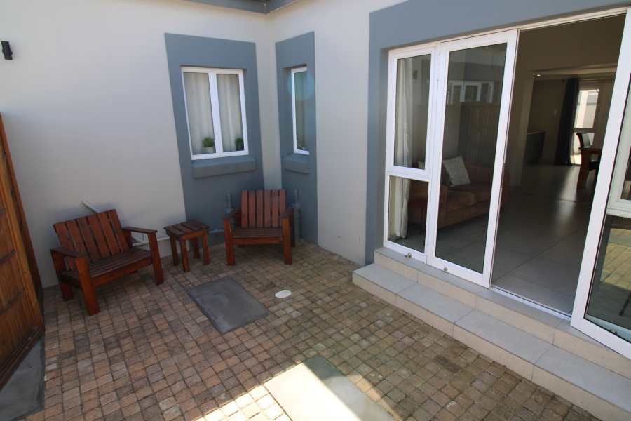 5 Bedroom Property for Sale in Kingswood Golf Estate Western Cape